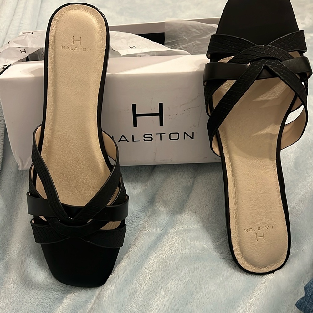 New Black leather sandal